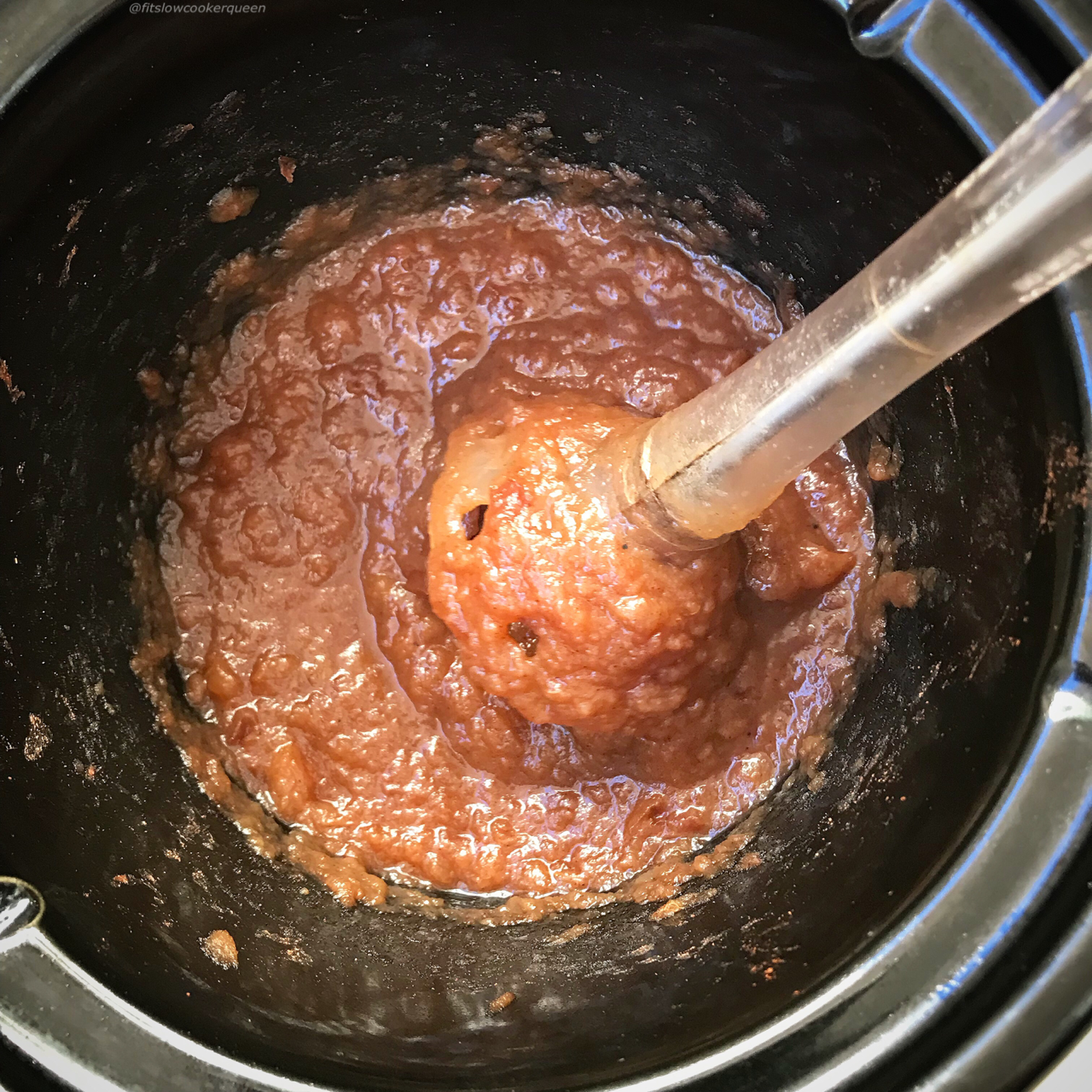 This healhty slow cooker apple butter recipe has NO ADDED SUGAR making it whole30 and paleo compliant while still being super easy.