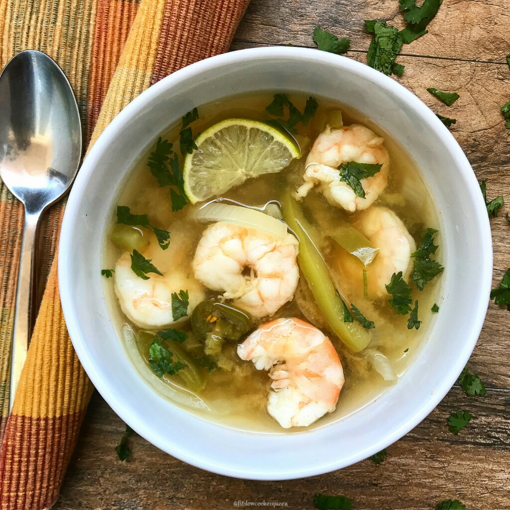 There are only 5 ingredients in this easy yet super flavorful shrimp soup with fajita flavors. Low-carb, whole30, and paleo, this light soup is a great starter.