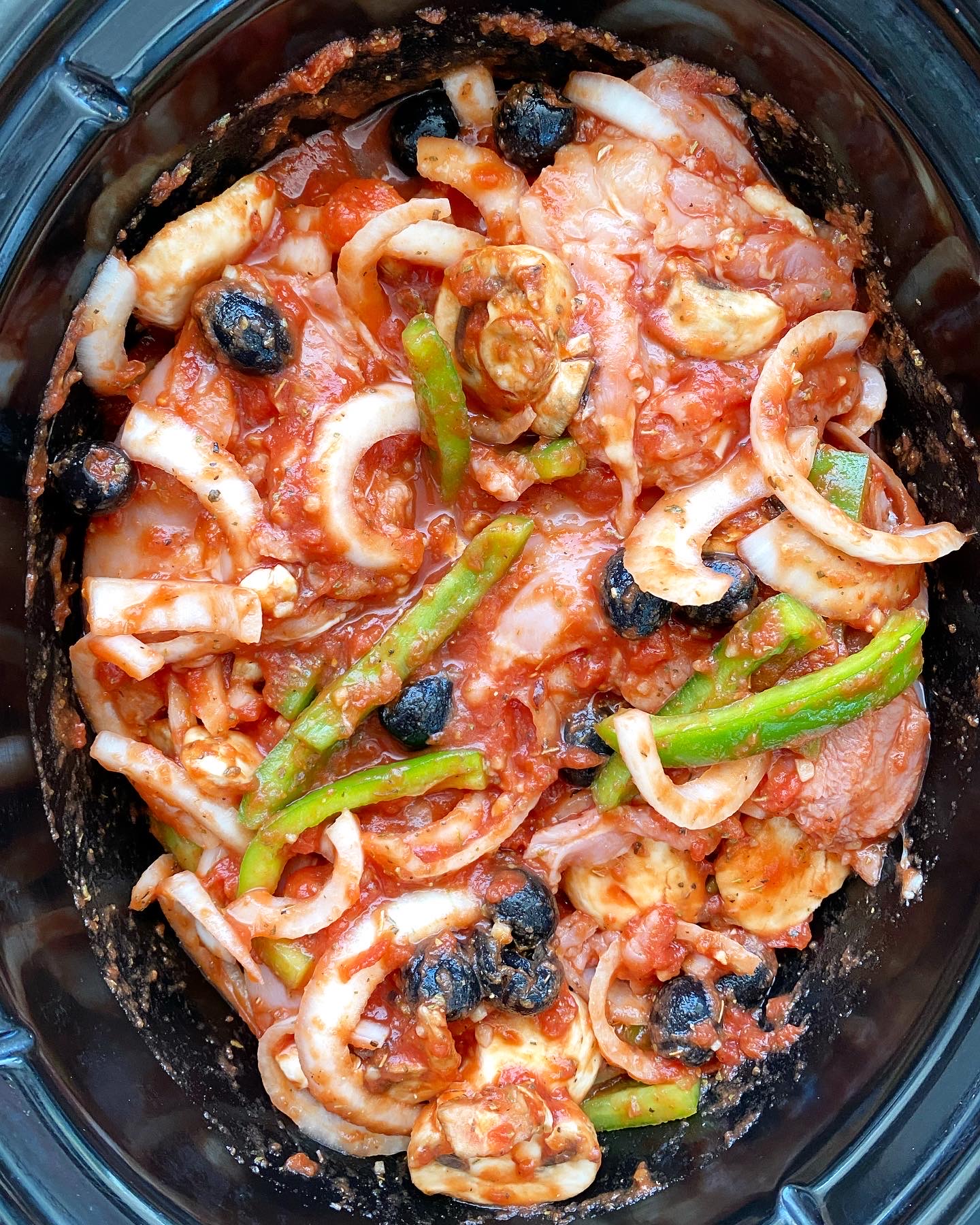 uncooked chicken cacciatore in the slow cooker 