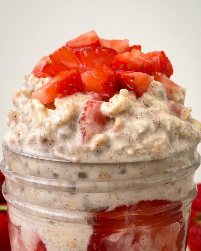 Strawberry Shortcake Overnight Oats (Vegan)