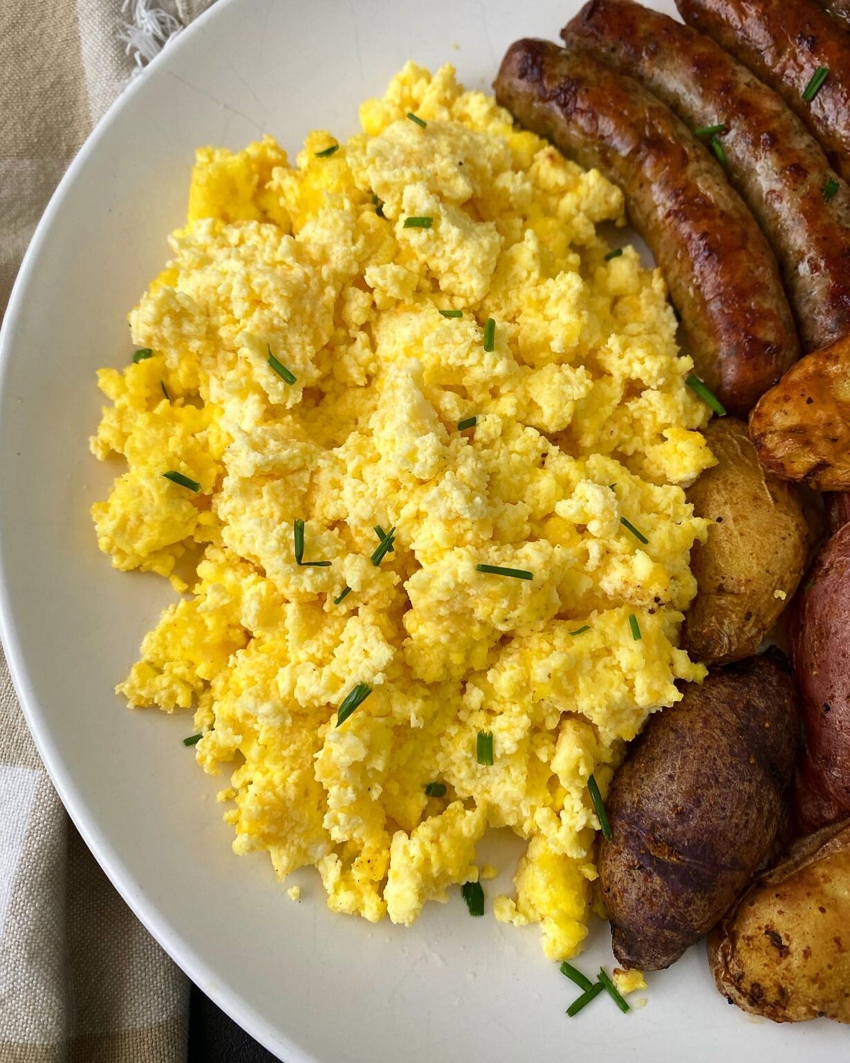 Slow Cooker Scrambled Eggs + VIDEO - Fit Slow Cooker Queen